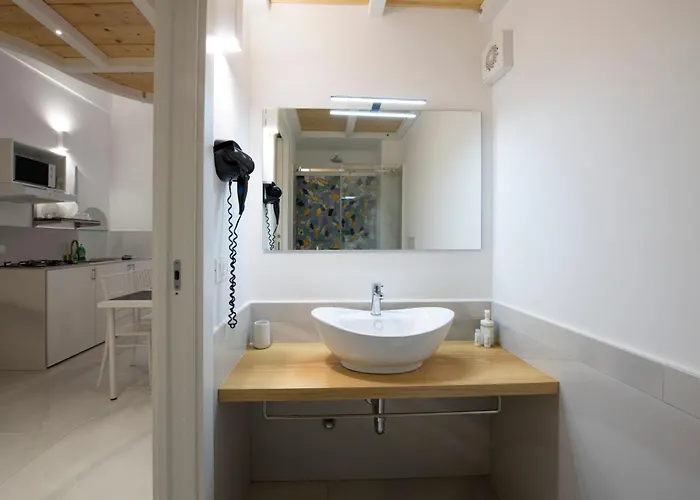 Vicolo Stretto Centro Storico Nyaraló